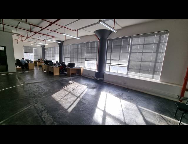 506M² BUSINESS TO LET IN WOODSTOCK